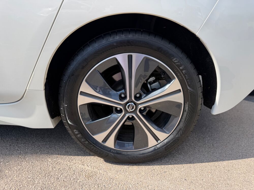 Leaf 150CH 40KWH N-CONNECTA - SUIVI COMPLET NISSAN 2019 occasion 13700 Marignane