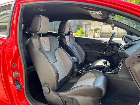 Fiesta 1.6 ECOBOOST 182Ch ST / KEYFREE / SONY / ROUGE RACING / SI&Egrave;G 2014 occasion 74600 Seynod