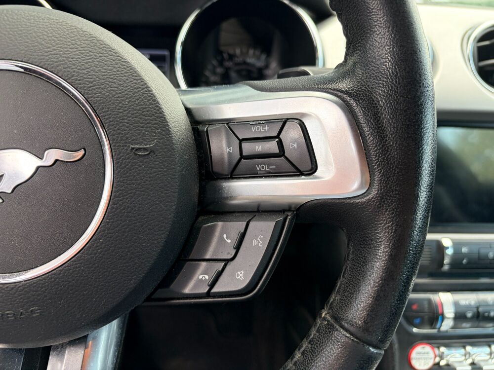 Mustang FASTBACK V8 5.0 421 ch GT BVA6 Entretien FORD 2017 occasion 64122 Urrugne