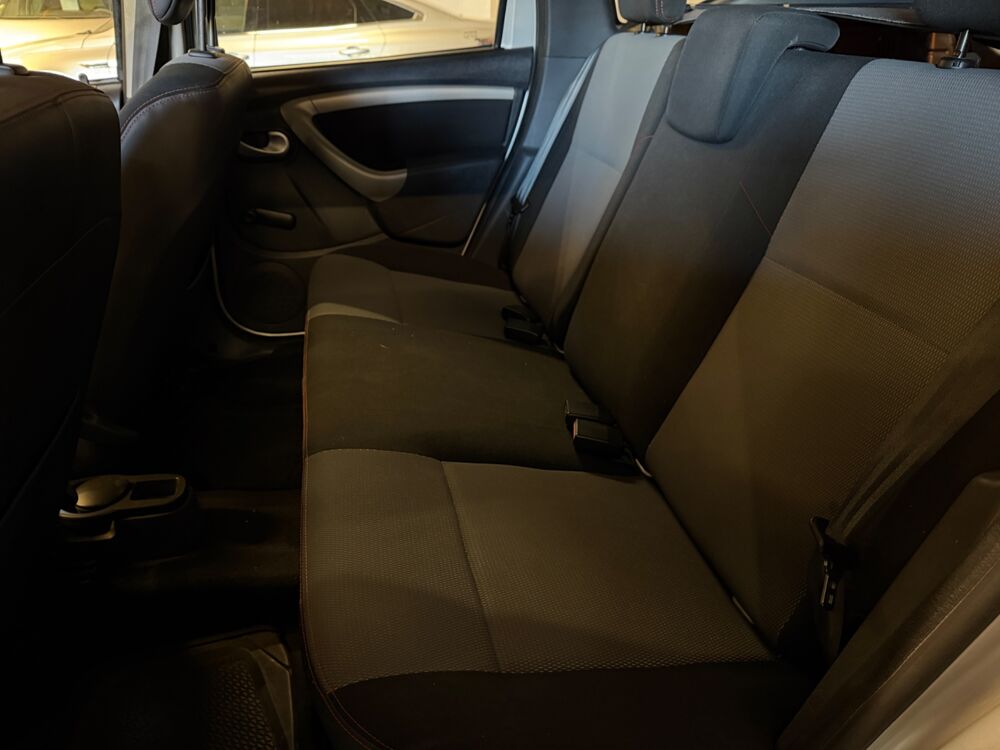 Duster 1.5 DCI 90 CH 4X4 - ATTELAGE- DISTRIBUTION OK 2013 occasion 69400 Arnas