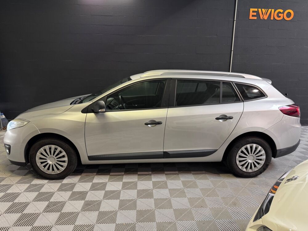 M&eacute;gane ESTATE 1.5 DCI 110ch BUSINESS REGULATEUR DE VITESSE/ TOM TO 2012 occasion 78125 Gazeran