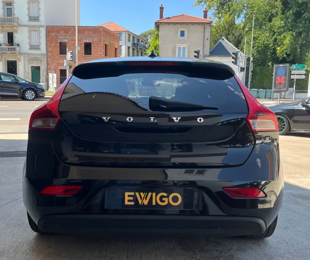 V40 II (2) 1.5 T2 122 MOMENTUM GEARTRONIC 6 + CARPLAY + TOIT PAN 2018 occasion 54000 Nancy