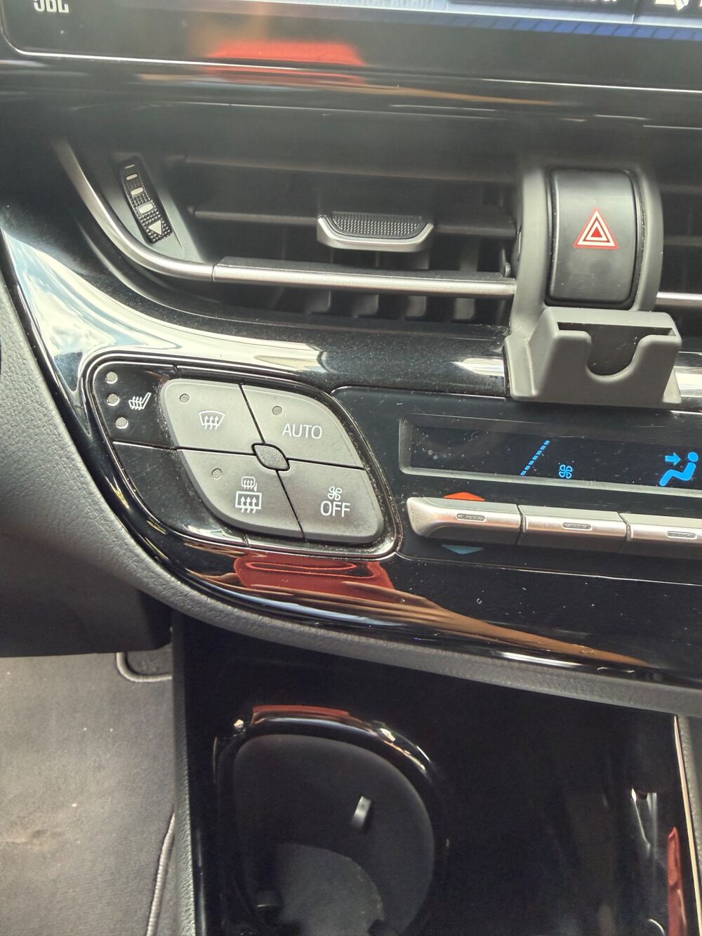 C-HR 1.8 HSD 122H 100 FULL-HYBRID Collection 4X2 E-CVT BVA 2019 occasion 69150 D&eacute;cines-Charpieu