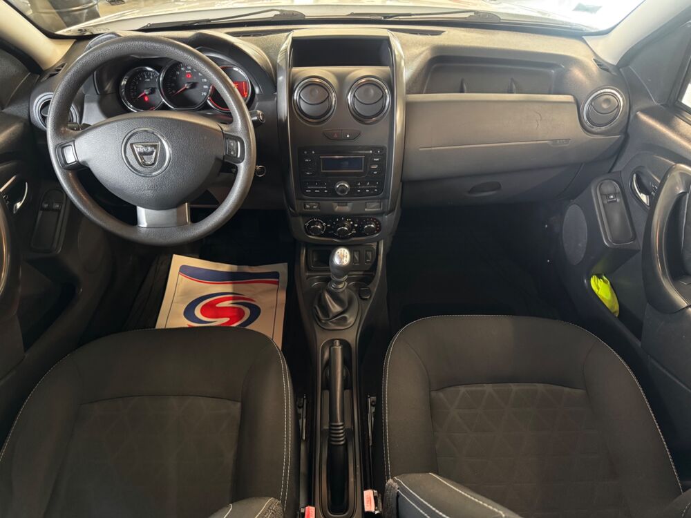 Duster 1.5 DCI 110 Ch - DISTRIBUTION NEUVE 4X2- ATTELAGE 2014 occasion 79000 Niort