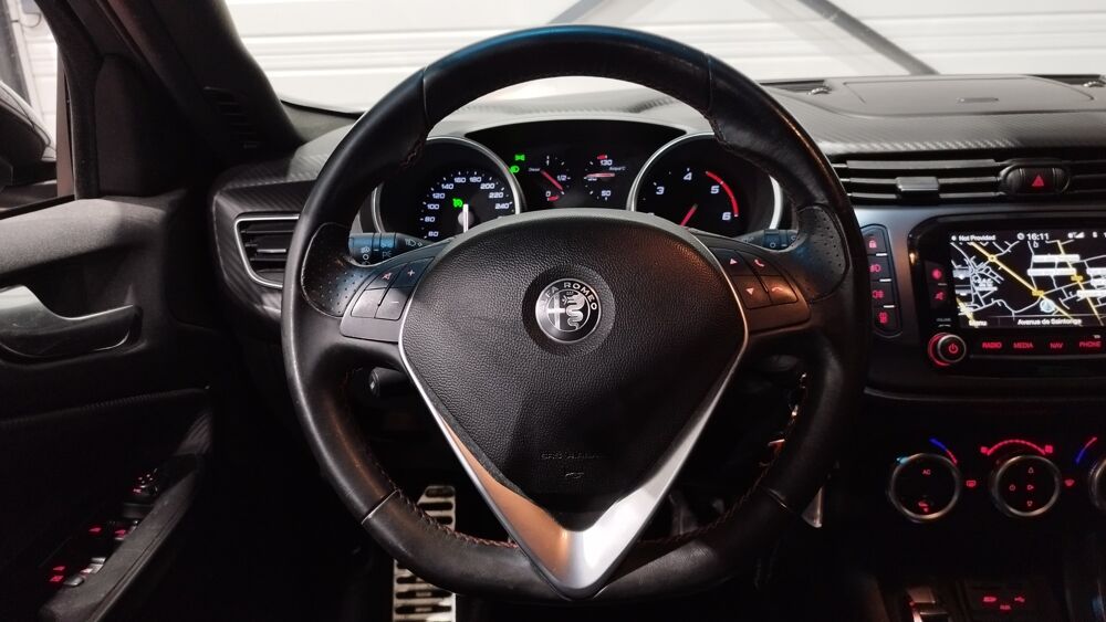 Giulietta 2.0 JTDM 150CH LUSSO / DISTRIBUTION OK / CLIMATISATION AUTO 2017 occasion 17430 Tonnay-Charente