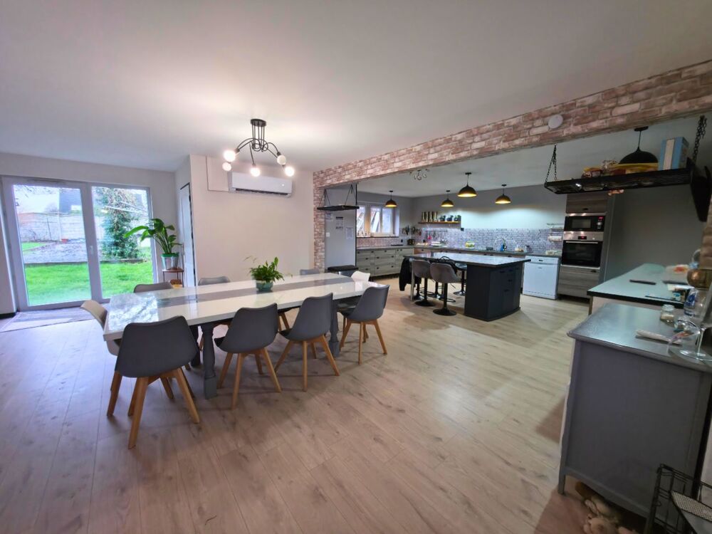 Maison 10 pièces 297 m² · à Pommereuil · 297 m² · 272 000 €