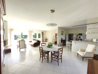  Maison � vendre 8 pi�ces 225 m�