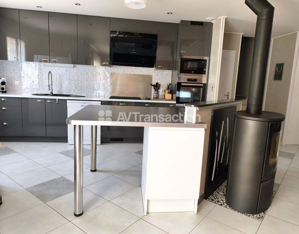 Maison plain-pied rénovée 164 m²
