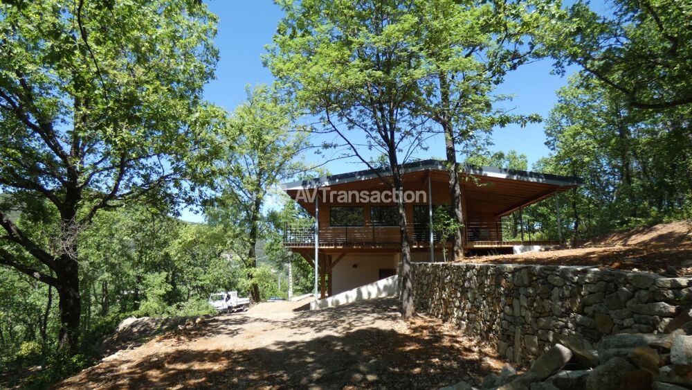Maison bois contemporaine de qualité sur 3 117 m² de terrain