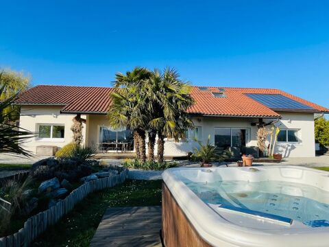   Superbe villa avec vue dgage et grand terrain Villa - 8 pice(s) - 242 m