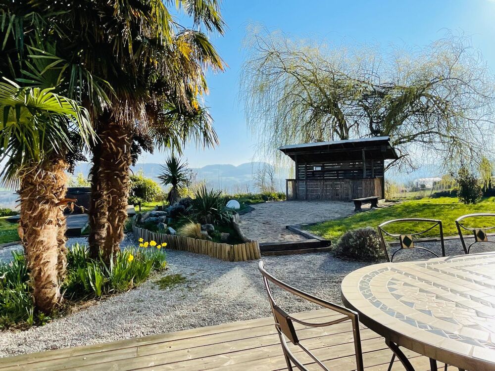 Superbe villa avec vue dégagée et grand terrain