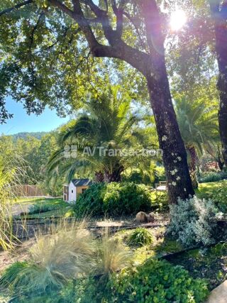  Maison � vendre 6 pi�ces 220 m�