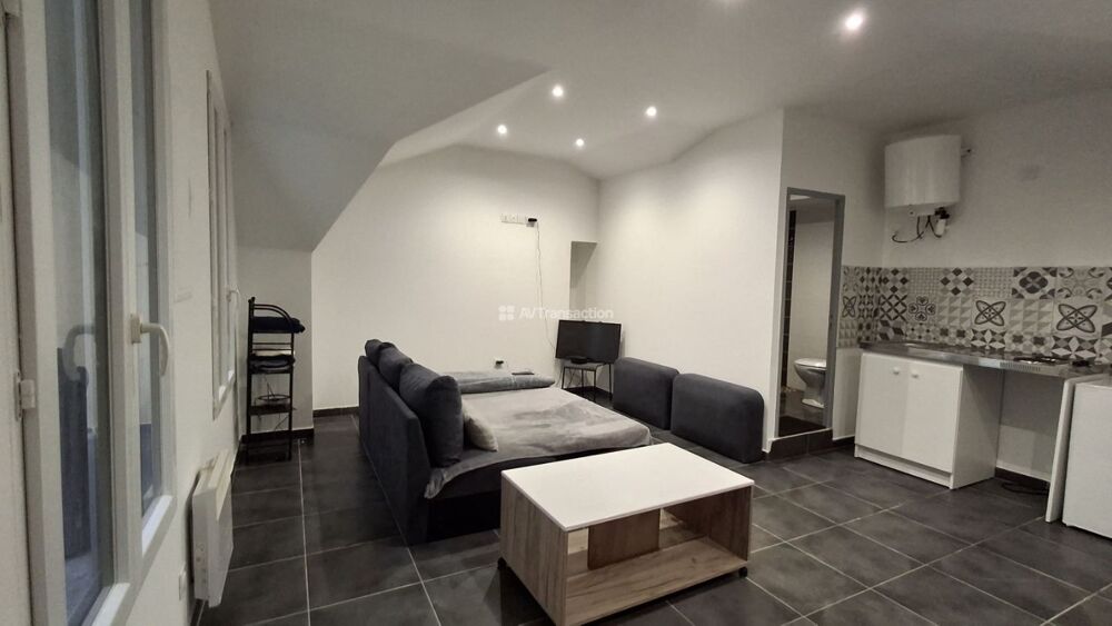 Grand studio entièrement rénové