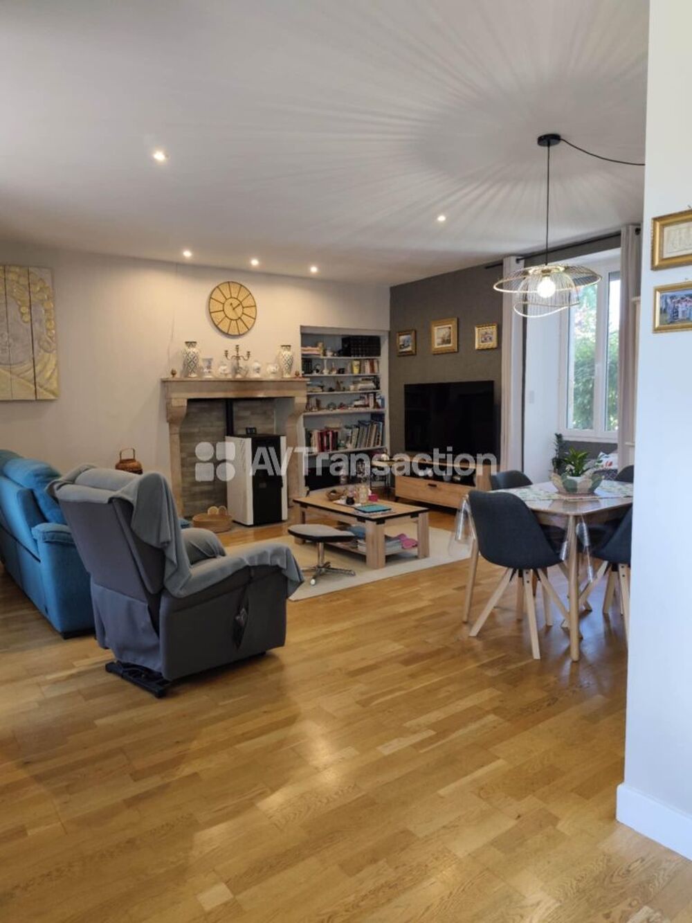 Vente Maison Maison charentaise rénovée 2023 · 145 m² · 4 chambres Rouzède