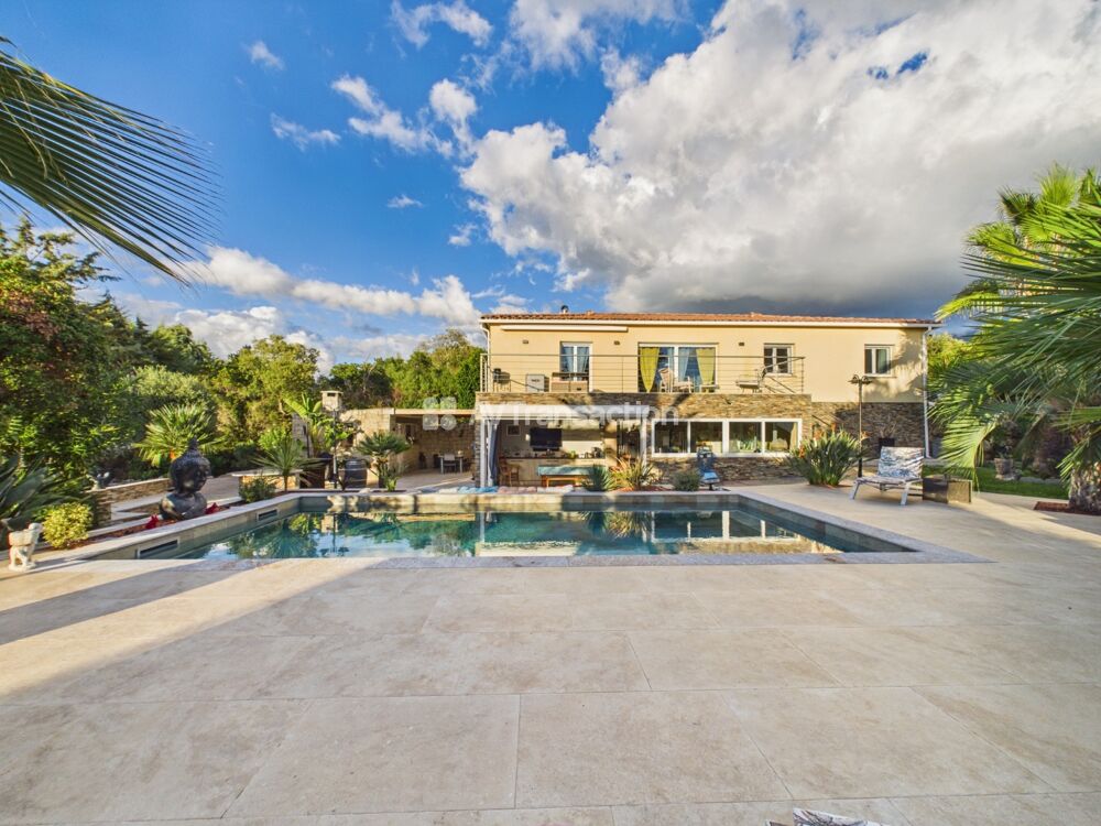 Vente Villa Villa avec piscine et jardin luxuriant à l'abri des regards Peri
