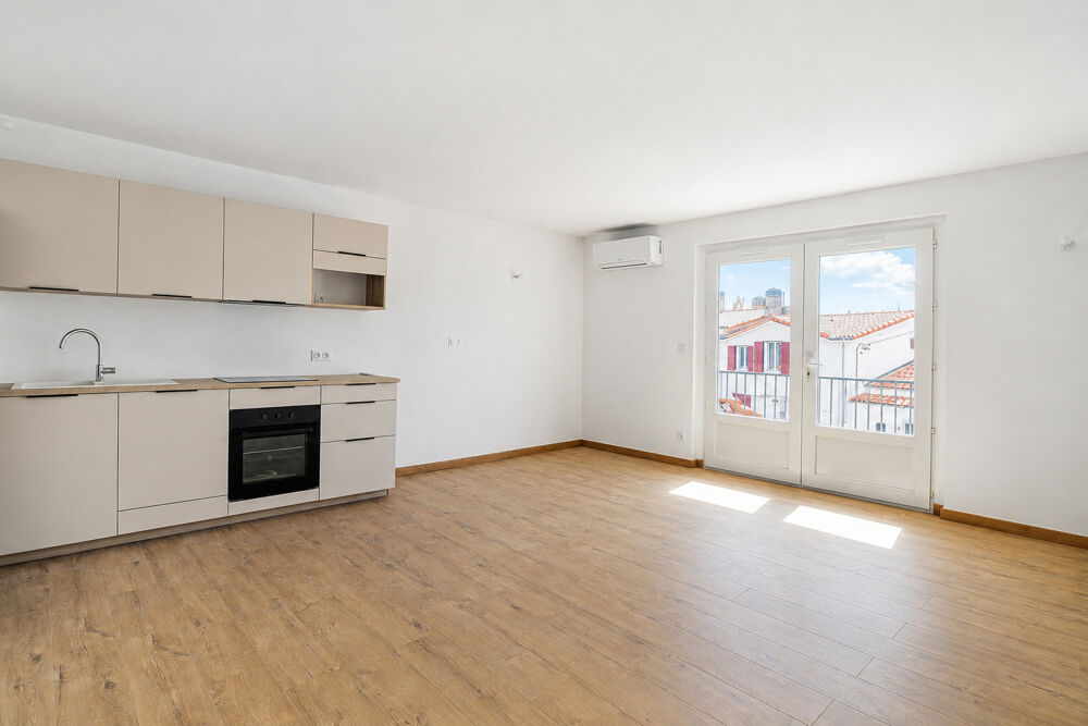 Vente Appartement ROYAN CENTRE-VILLE – DERNIER ÉTAGE, BALCON ET VUE MER Royan