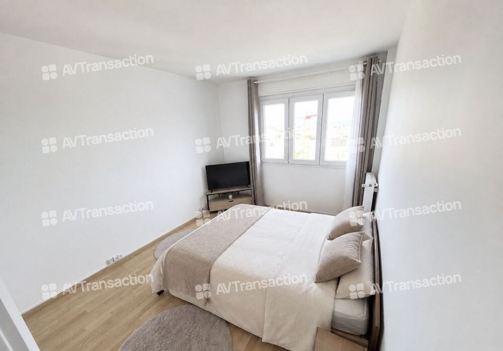 Vente Appartement 4 RÉNOVÉ DE 82.5 M² – 3 CHAMBRES – BALCON – PARKING- CAVE Bron
