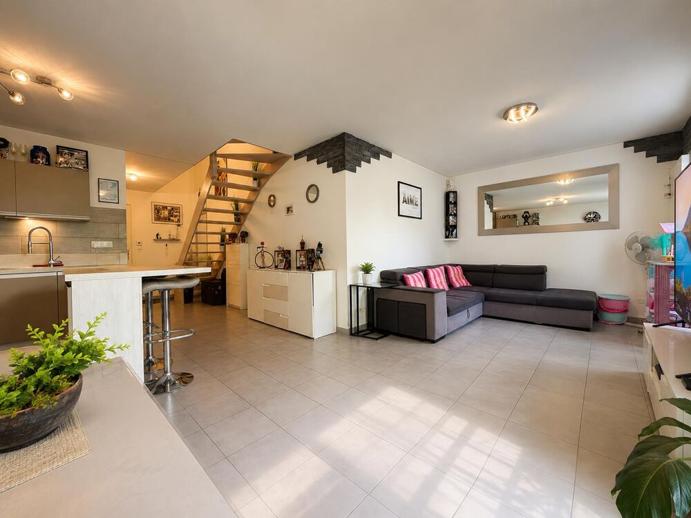 Vente Maison Maison familiale récente avec piscine et 377 m² de terrain Saint-pierre-en-faucigny