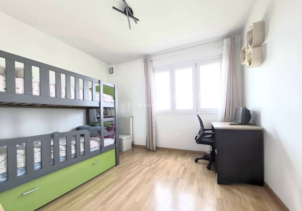 T4 - 82,5 m²  Entièrement rénové  Balcon  Parking  Cave