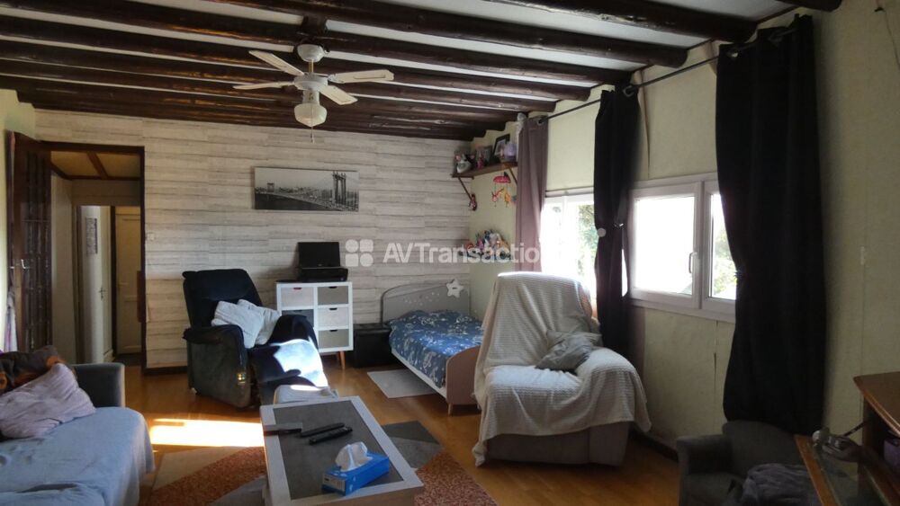 Vente Maison Maison, d�pendance, piscine sur grand terrain � b�tir Monoblet