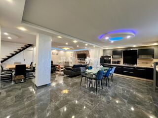  Maison  vendre 15 + pices 490 m