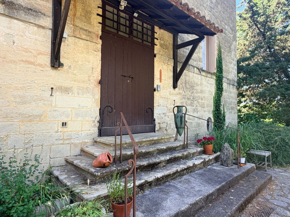 à vendre  Propriété/château Uzès (30700)