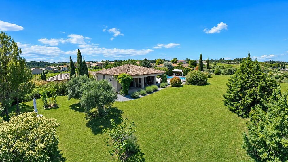 Vente Maison Villa avec belle vue, piscine, garage, jardin 2622 m² à Aigne Aigne