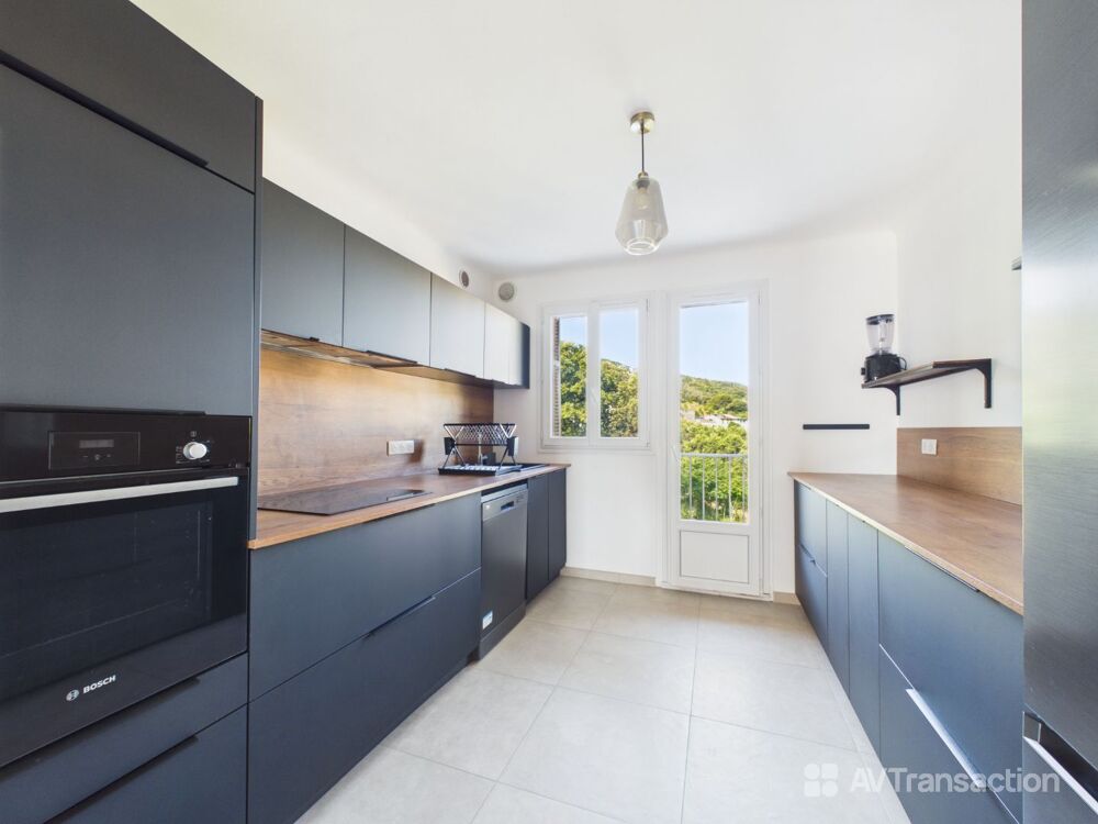 Vente Appartement AJACCIO – Superbe F3 rénové avec vue dégagée et 2 terrasses Ajaccio