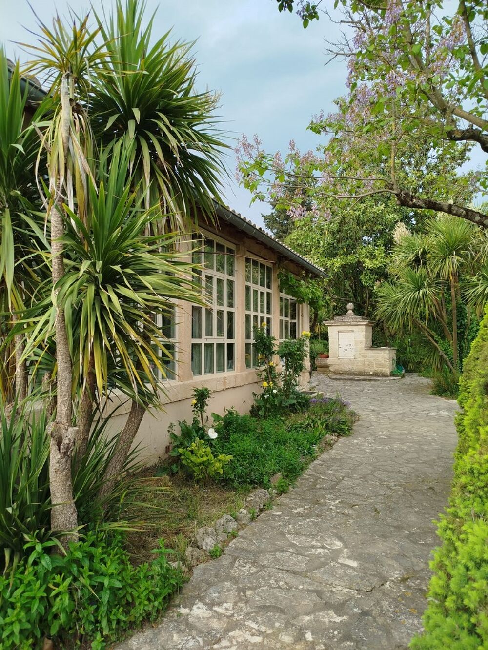à vendre  Propriété/château Uzès (30700)