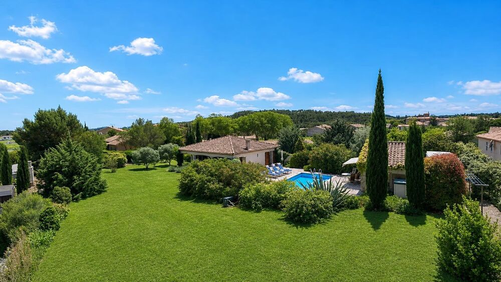 Vente Maison Villa avec belle vue, piscine, garage, jardin 2622 m² à Aigne Aigne