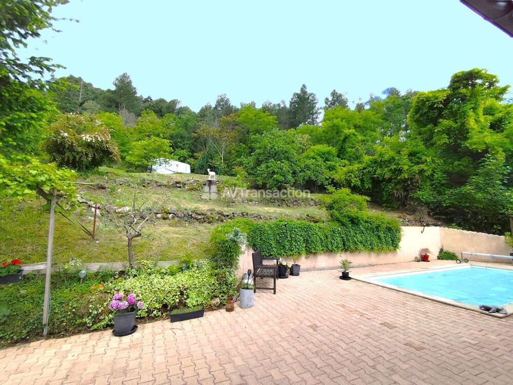 Maison avec piscine plus terrain constructible indépendant