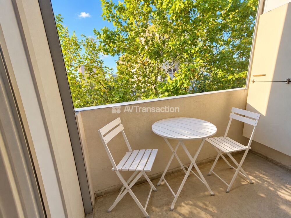 Vente Appartement Bel appartement -T4 - 71.5 m²- 2 BALCONS - GARAGE INCLUS + CAVE Vaulx-en-velin