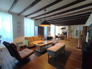  Maison � vendre 8 pi�ces 194 m� Gemozac