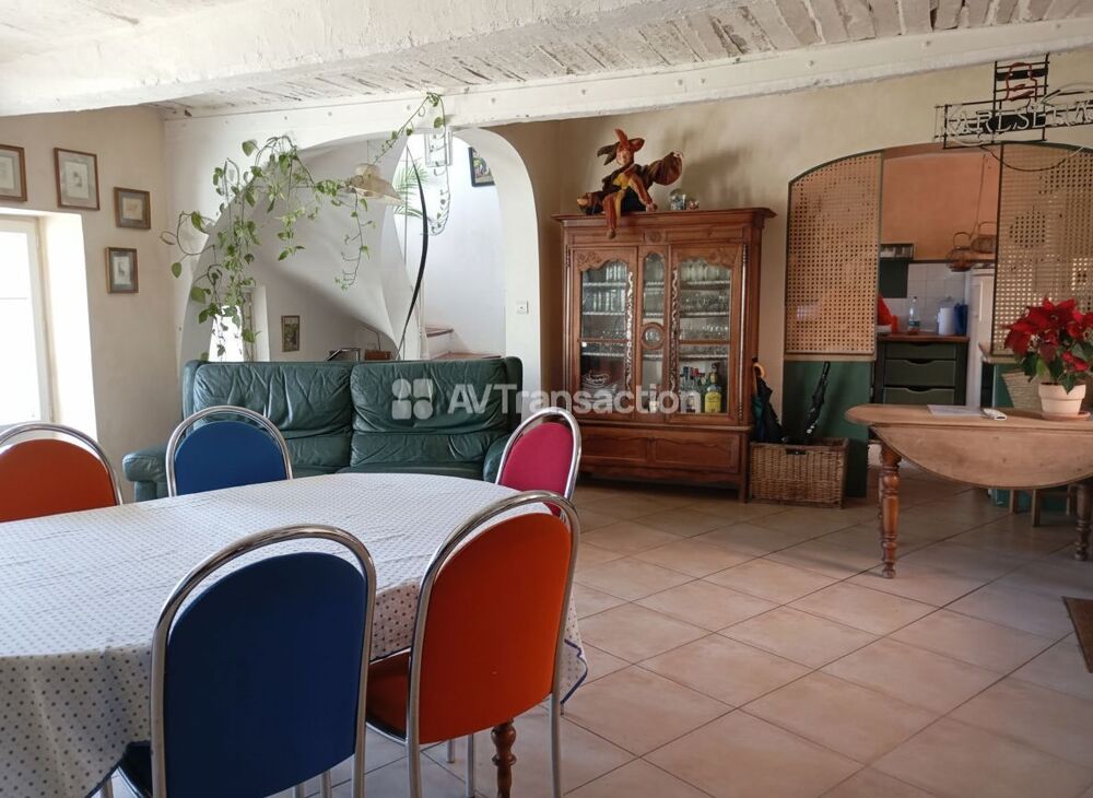 CALLAS : MAISON de VILLAGE, GARAGE, BALCON, POSSIBILITE COMMERCE