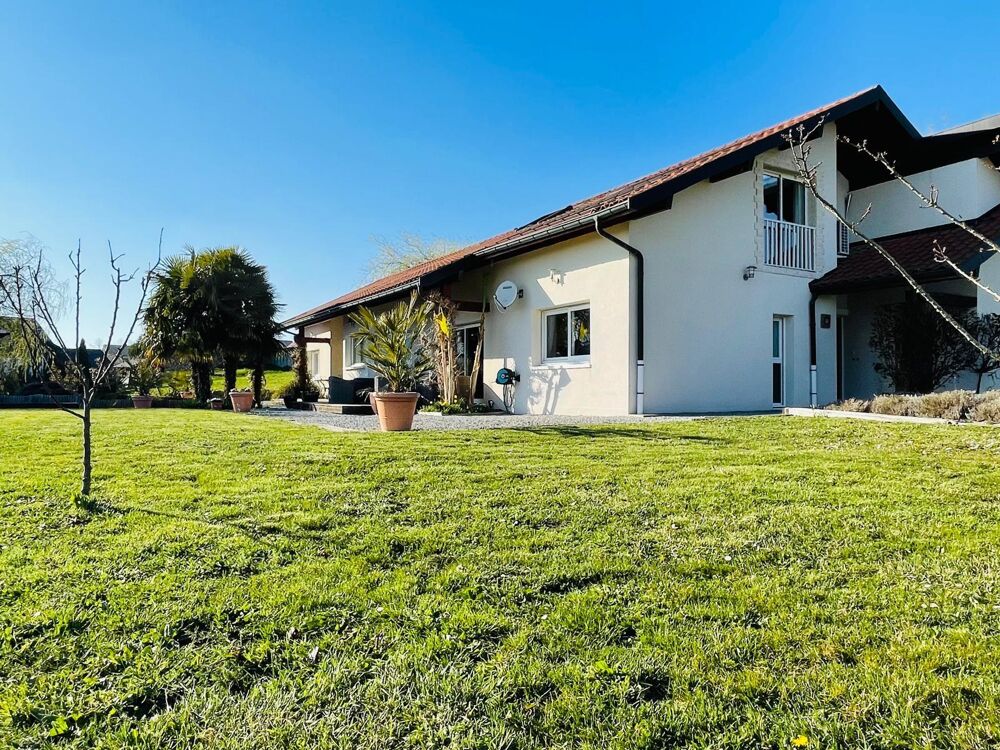 Superbe villa avec vue dégagée et grand terrain