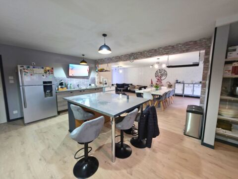   Long�re r�nov�e 297 m� avec jardin � Pommereuil Maison - 8 pi�ce(s) - 290 m�
