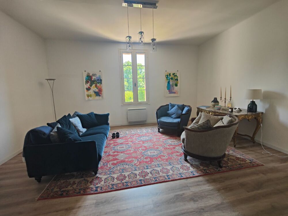 à vendre  Propriété/château Uzès (30700)