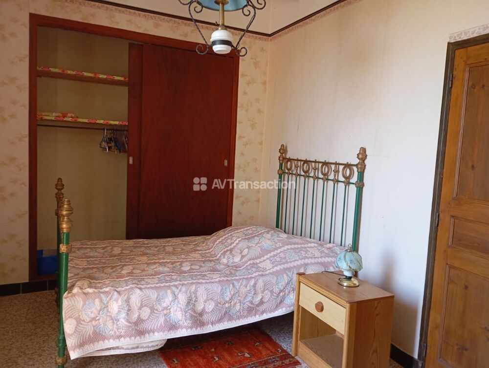 CALLAS : A LOUER Appartement de 2 pièces 33m2, balcon.