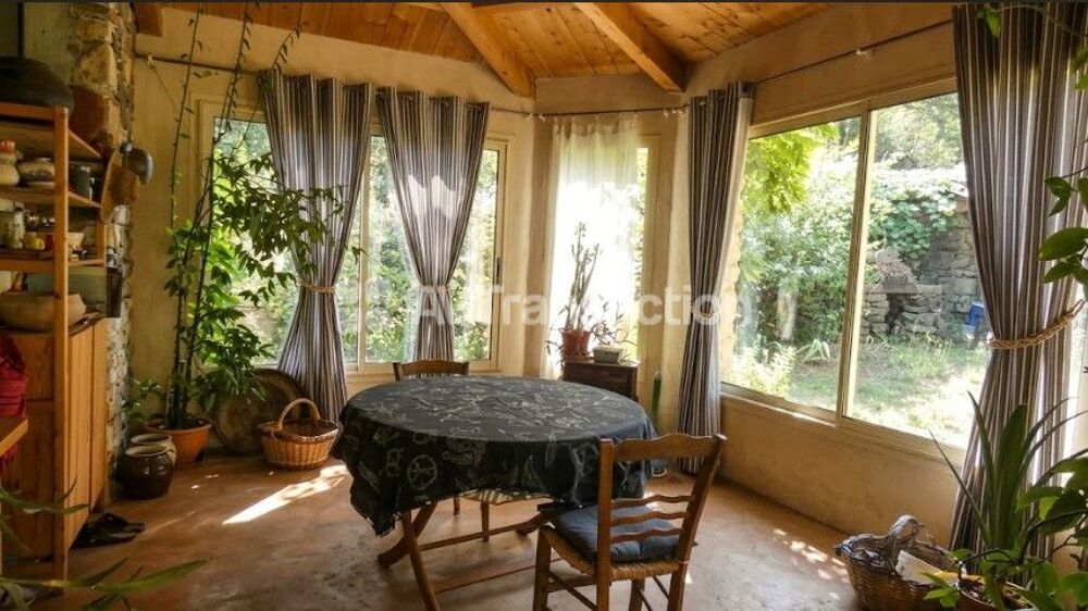 Vente Maison Deux maisons, un studio, dépendances sur 26 hectares Thoiras-corbès
