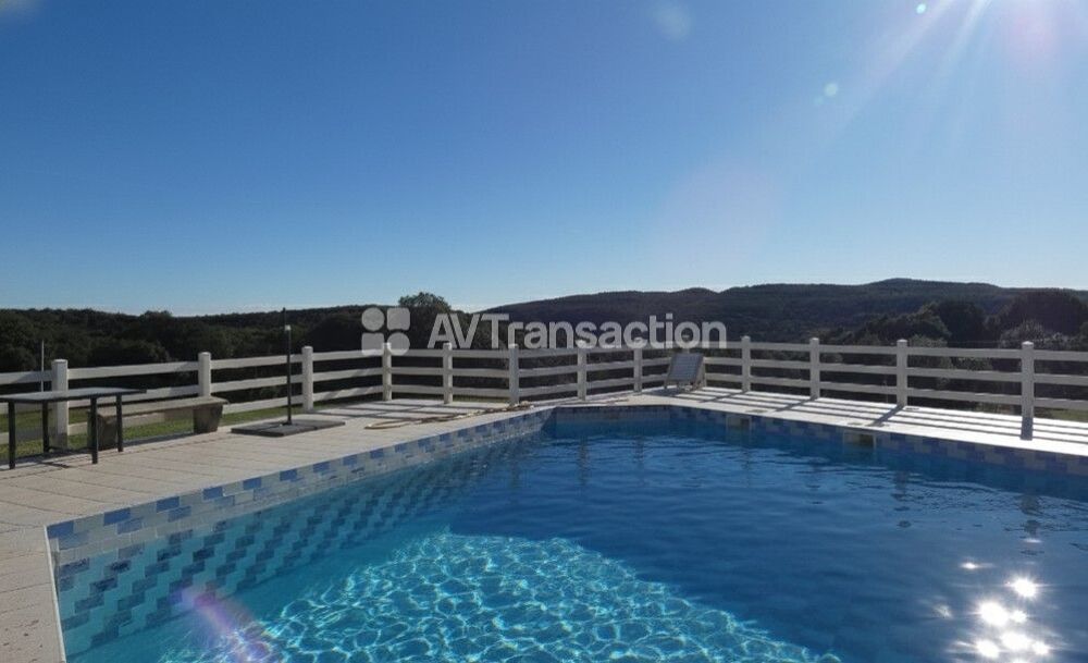 Vente Maison Maison, d�pendance, piscine sur grand terrain � b�tir Monoblet