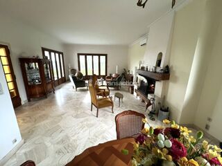  Maison à vendre 8 pièces 218 m²