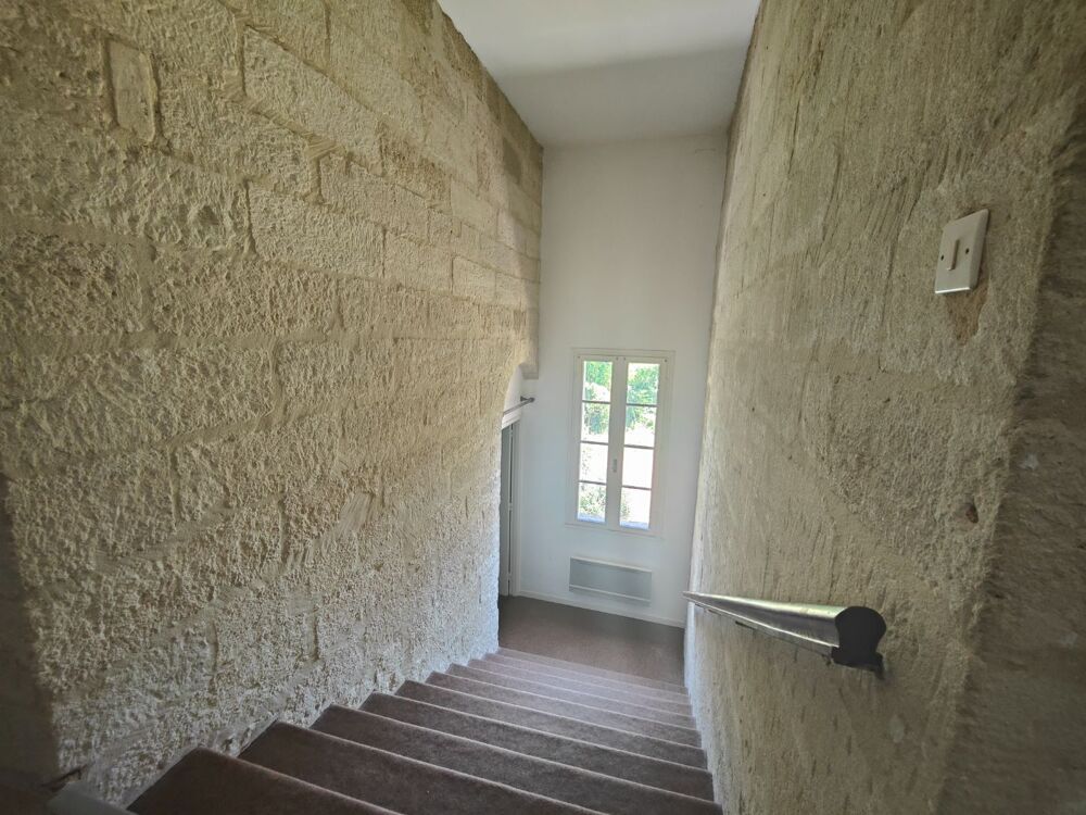 à vendre  Propriété/château Uzès (30700)