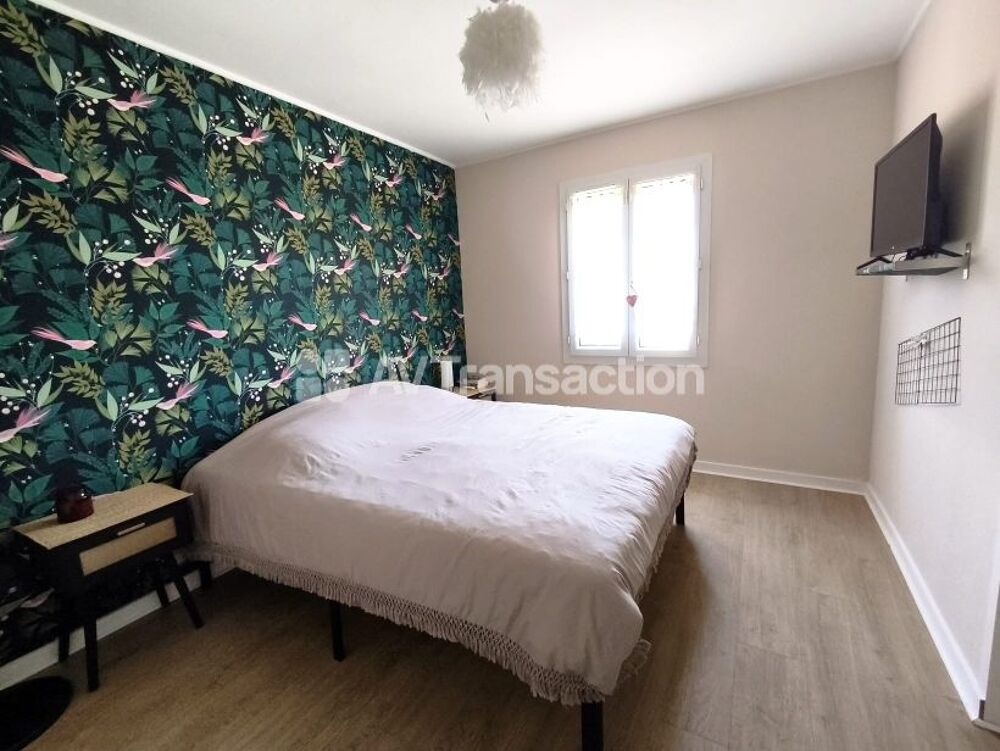 Vente Maison Maison plain-pied rénovée  164 m² Moulidars