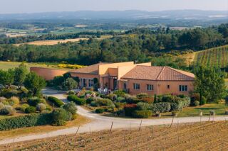  Propriété/château à vendre 9 pièces 400 m²