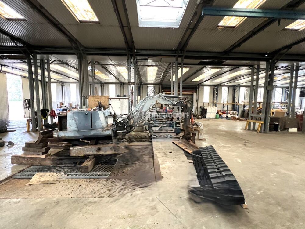   A vendre , Vernon ( 27200 )  local d'activité ,    820 m2 Vernon