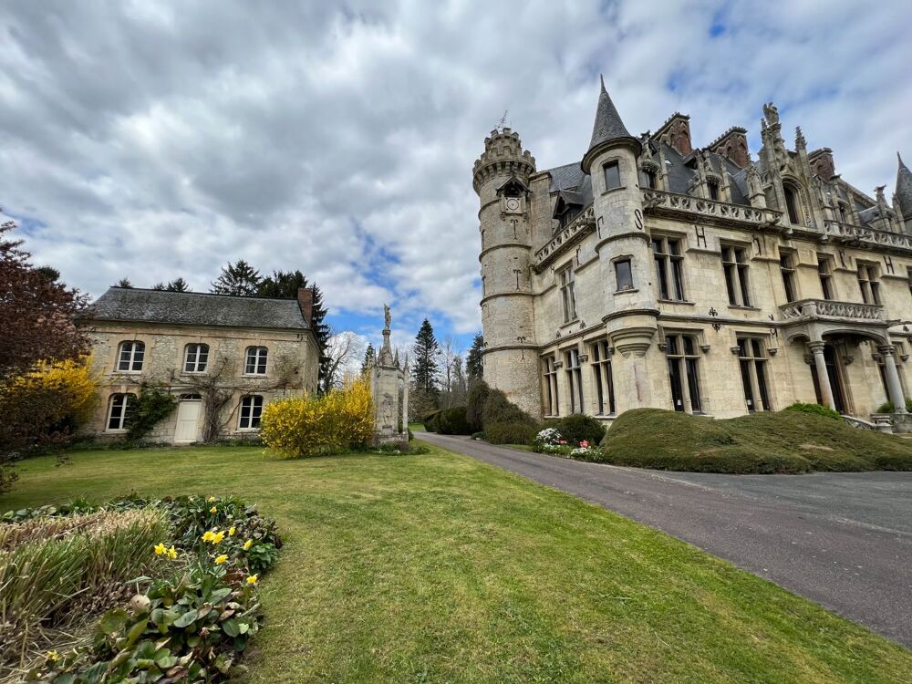 A vendre , Chaufour -lès -Bonnières ( 78270 ) , chateau 755 m2 habitables , 28 pièces , 12 chambres , terrain 268 000 m2