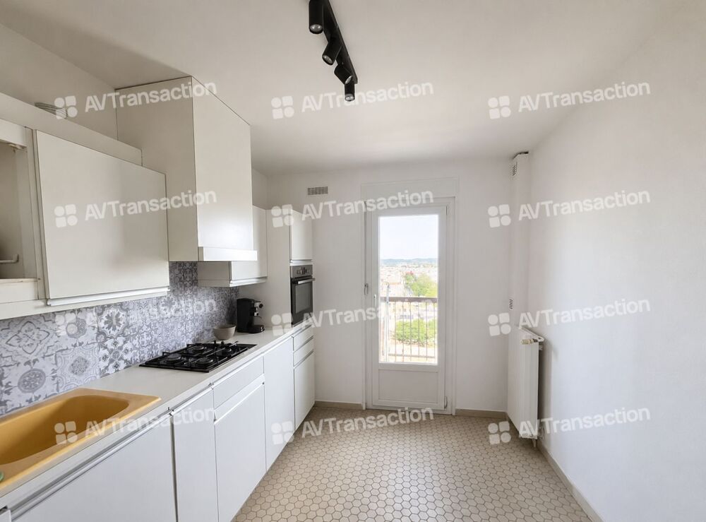 Vente Appartement T4 Rénové de 82.5 M²- 3 CHAMBRES – Balcon – Parking- Cave Bron