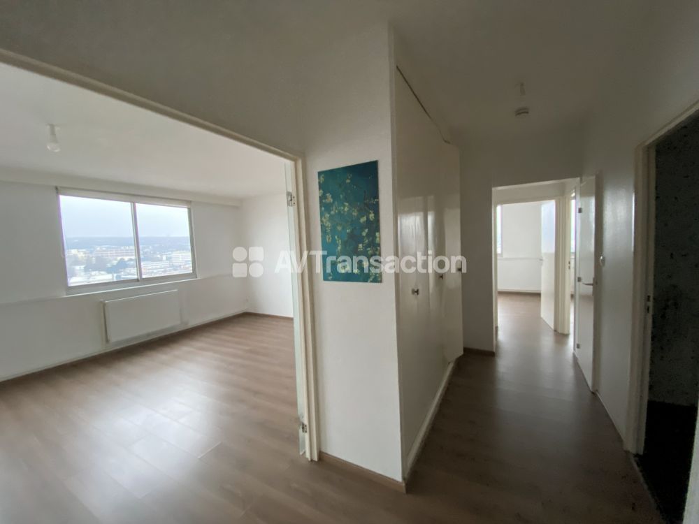 APPARTEMENT 91 M² 3 CHAMBRES, LOGGIA, PARKING ET CAVE