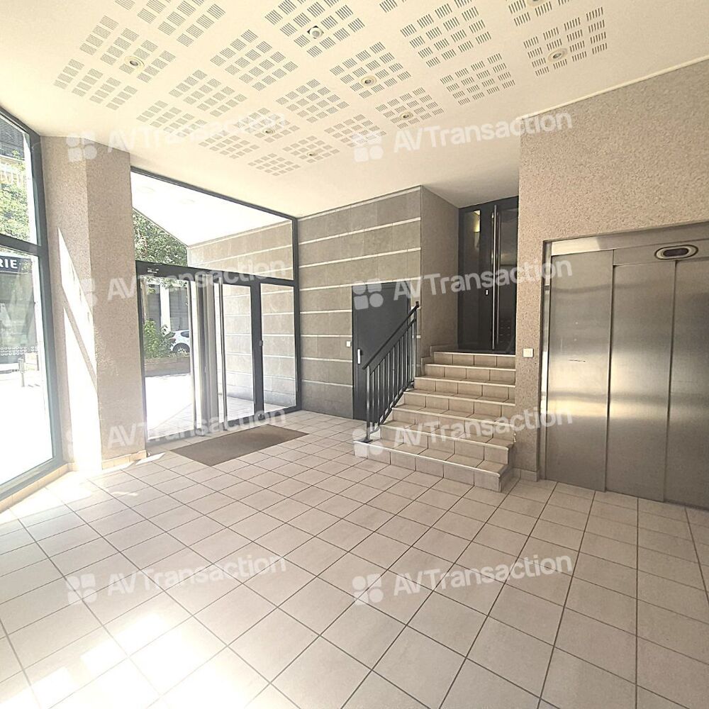 Vente Appartement T3 RECENT 67 m² – Séjour de 32m² – Grande terrasse 12M² – Garage Villeurbanne