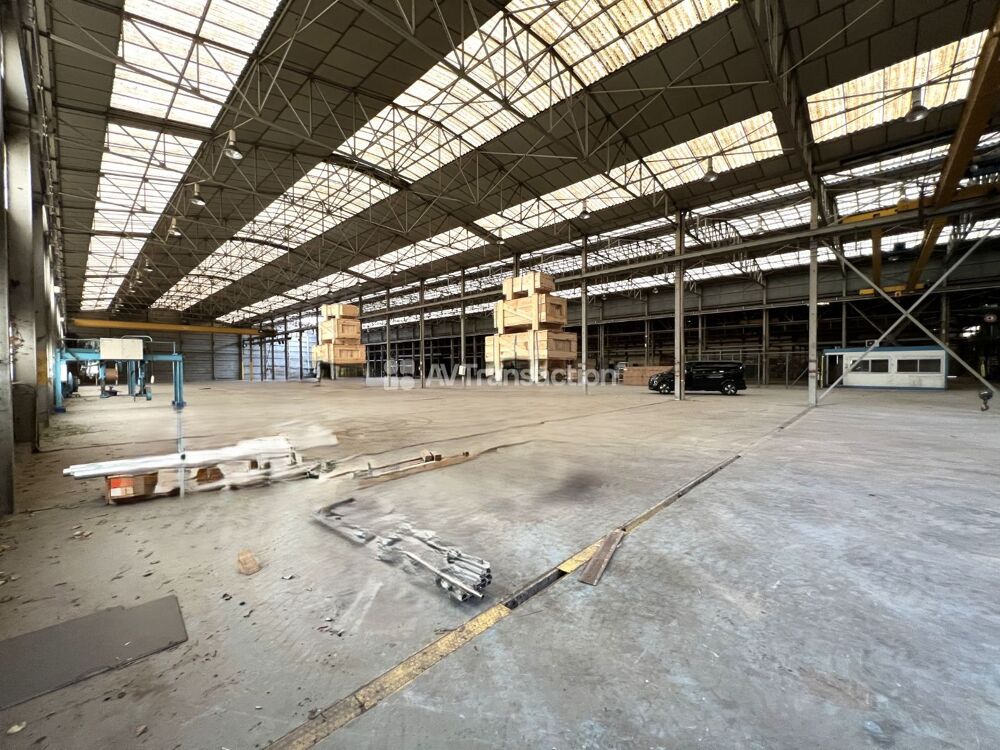   A vendre , Chaufour -les-Bonnières ( 78270 ) entrepot  8680 m2 